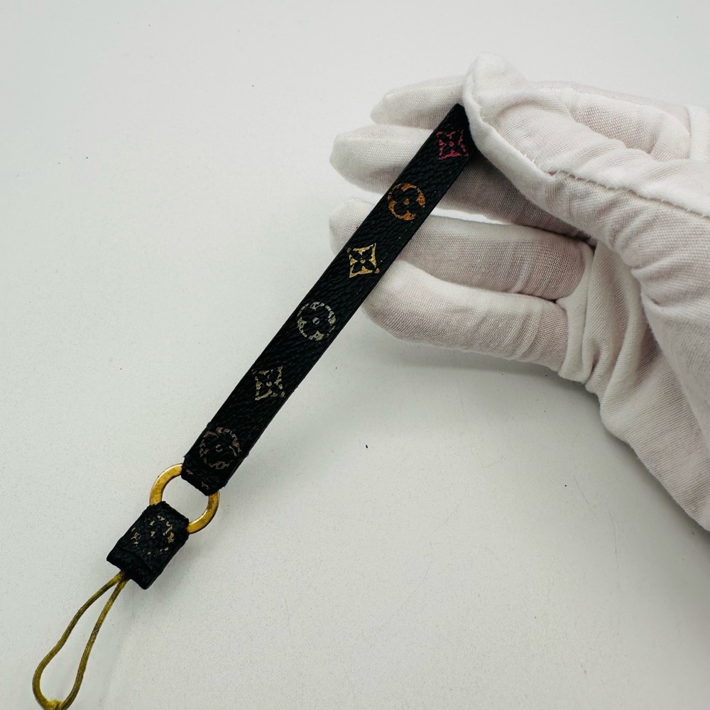 Louis Vuitton Murakami Key Hold bag charm